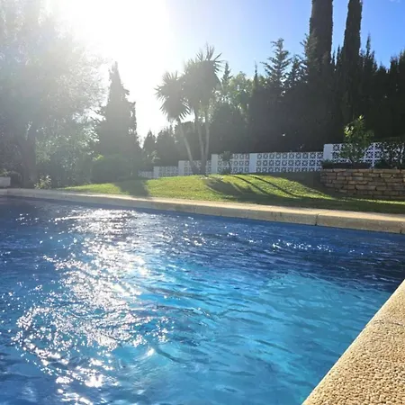 Holiday home Pass The Keys Con Piscina En *