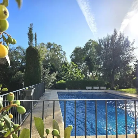 Pass The Keys Con Piscina En Marbella